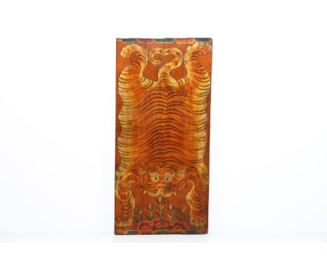 Himalayan Art A wooden lacquered panel painted with tiger skinTibet, early 20th century . . Cm 75,00 x 155,00. Provenance: No