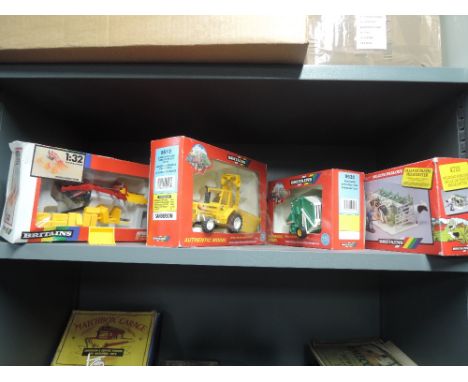 Four Britains diecast and plastic models, Front Load System 9574, Sanderson Rough Terrain Fork Lift Truck 9513, Round Baler 9