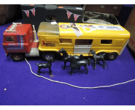 A Erle tin plate 1:16 scale Vista Dome Horse Van with four plastic horse, a Touring England game and a Merit Square game