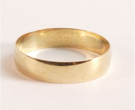 WARREN JAMES 9ct Yellow Gold Band Ring - 
This beautiful Yellow Gold Band reflects the very best of jewellery Heritage skills