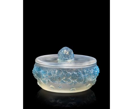 René Lalique (French 1860-1945) PRIMEVÈRES BOX, NO. 77 designed 1927 opalescent and blue stained intaglio R. LALIQUE, wheel-e