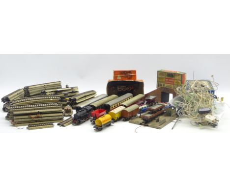 Marklin HO Gauge - electric 2-6-2 locomotive and tender No.23014, 0-6-0 tank locomotive No.TM800, three various passenger coa