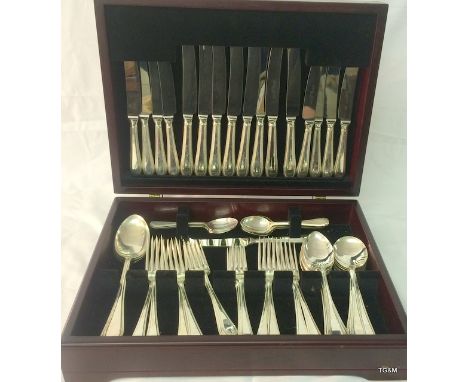 Silver plated boxed cutlery set