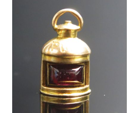 An Antique 15ct Gold Ship's Port Lamp Charm, stamped 15CT, 1.34g 