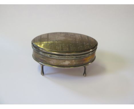 George V Silver ring box maker Henry Williamson Ltd, Birmingham 1919 with engine turned decoration. 9cm wide 109gms, 3.54ozs.