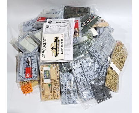 Airfix Model Kits &amp; similar, aircraft &amp; military, unboxed&nbsp;packs, unmade group. The majority of kits appear compl