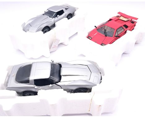 Franklin Mint, a partly boxed (Polystyrene only) group of 1:24 scale performance/sports cars to include 2x 1978 Corvette in M