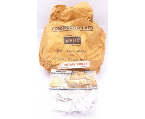 Airfix c1960&rsquo;s ORIGINAL TRADE BAG complete with Bagged Type 3 &ldquo;H.M.S Victory&rdquo; Series 1 (Airfix Historical S