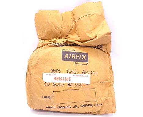 Airfix c1960&rsquo;s ORIGINAL TRADE BAG complete with Bagged (possibly Type3) &ldquo;Spitfire&rdquo; Kits. Each Trade Bag sta