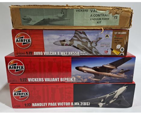 Airfix Model Kits 1:72 scale &amp; similar, aircraft, boxed unmade group.&nbsp; Includes Handley Page Victor B.Mk.2(BS), Vick