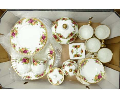 A collection fo Royal Albert Old Country Rose patterned item: 28 pieces 