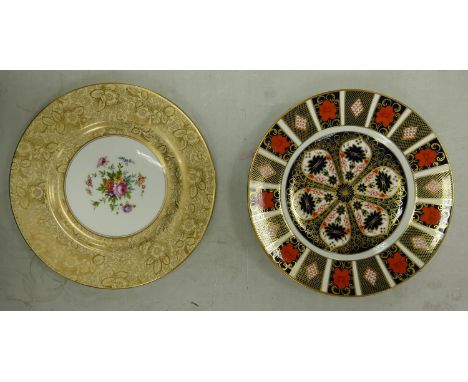 Royal Crown Derby Imari Patterned Wall Plate &amp; similar Minton item: diameter of largest 27cm(2) 