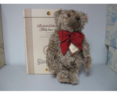 A Modern Steiff Jointed Teddy Bear with Growler #662218 British Collectors Teddy Bear 2006, "Old Brown Bear", caramel-tipped,