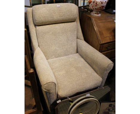 A MODERN GRAPHIC PRINT UPHOLSTERED COMFY ARMCHAIR 