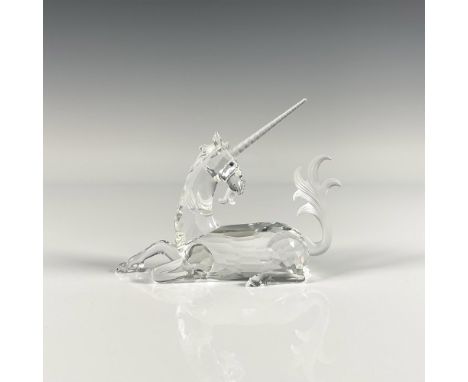 1996 annual edition lead crystal, first from the Fabulous Creatures trilogy. It is made from clear crystal, accented with a f