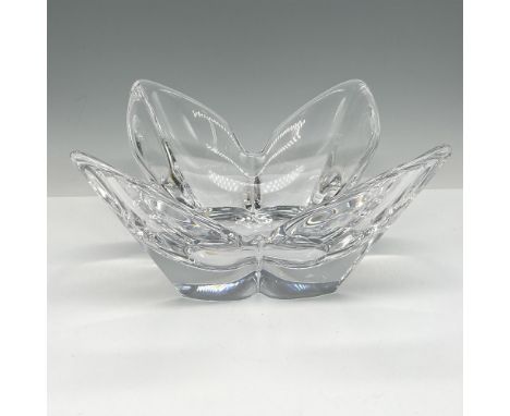 Lovely crystal design of winged edges to concave center. Orrefors etched mark. Issued: 21st centuryDimensions: 7"L x 7"W x 4.