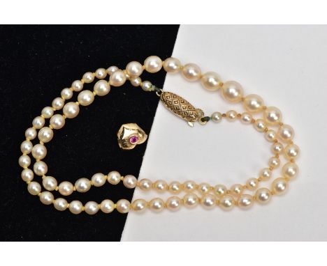 A 14CT GOLD PANDORA CHARM AND CULTURED PEARL NECKLACE, a 14ct yellow gold puffy heart charm bezel set with a single circular 