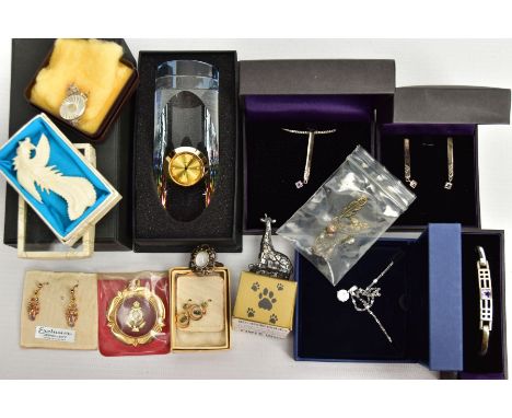 A BOX OF ASSORTED JEWELLERY, to include a matching set comprising of a silver bangle, pair of white metal earrings and a whit