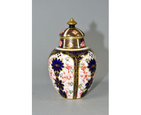 A ROYAL CROWN DERBY SMALL COVERED VASE, in the Imari 1128 pattern, date mark for 1906, red printed and painted marks to base 