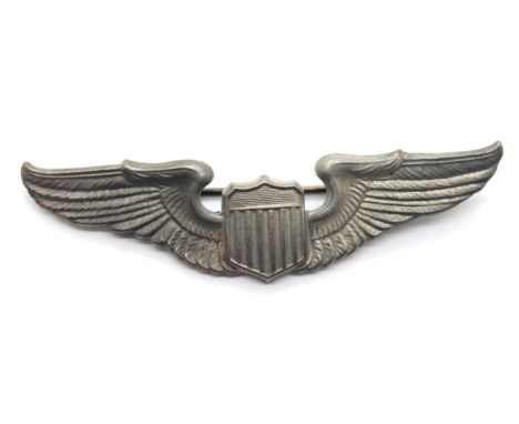 American WWII type USAF pilot's wings. P&amp;P Group 1 (£14+VAT for the first lot and £1+VAT for subsequent lots) 