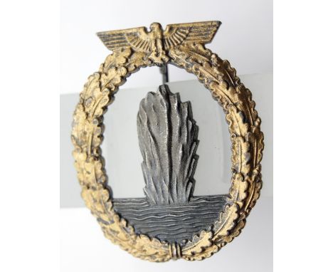 German WWII type Minesweeper badge. P&amp;P Group 1 (£14+VAT for the first lot and £1+VAT for subsequent lots) 