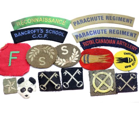 British WWII type selection of cloth shoulder titles and badges, including Parachute Regiment. P&amp;P Group 1 (£14+VAT for t