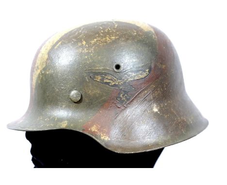 German WWII style helmet with liner, lacking chinstrap. P&P Group 2 (£18+VAT for the first lot and £2+VAT for subsequent lots