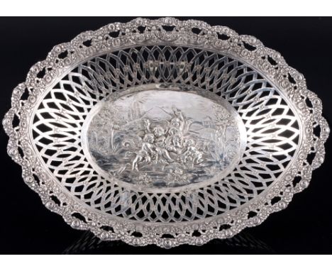 800 Silber Durchbruch Puttenschale, silver putti bowl,Silber, gestempelt 800 + Halbmond und Krone, Durchbruchschale, umlaufen