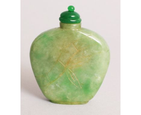 A GOOD QUALITY 19TH CENTURY CHINESE APPLE GREEN JADE SNUFF BOTTLE & STOPPER, one side incised with bamboo, the flattened ovoi