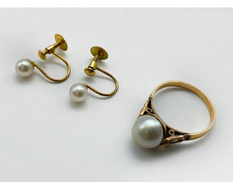 9CT GOLD PEARL &amp; DIAMOND RING AND 9CT GOLD EARRINGS&nbsp;