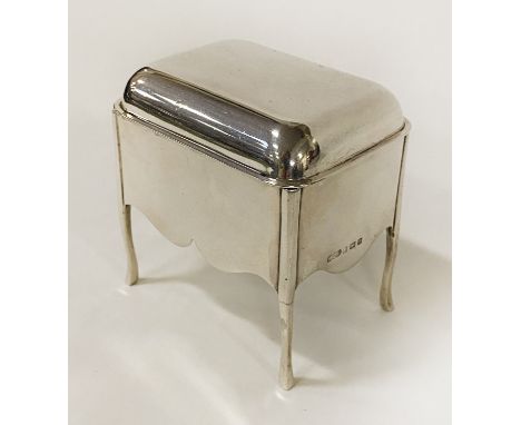 HM SILVER INKWELL ON LEGS - 9 CMS (H) APPROX - 6 IMP OZS APPROX