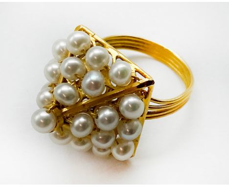 GOLD AND PEARL PYRAMID RING&nbsp;