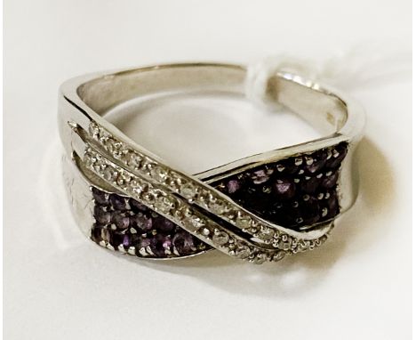 10CT GOLD DIAMOND &amp; AMETHYST RING SIZE S - 5 GRAMS APPROX