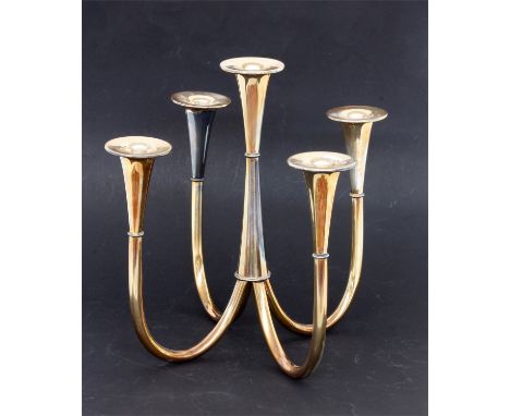 KERZENLEUCHTER.WMF, Geislingen, Mitte 20.Jh. 5-flammiger Leuchter aus versilbertem Metall. Entwurf Wilhelm Wagenfeld 1952. H.