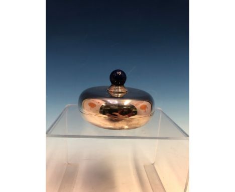 AN ART DECO SILVER PLATED SMALL LIDDED DISH OR POWDER BOWL BY PUIFORCAT FRANCE. WITH LAPIS LAZULI KNOP HANDLE.