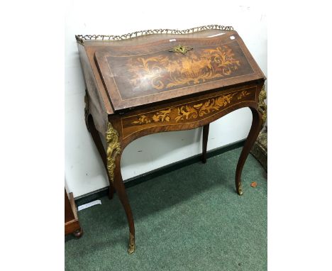 A LATE 19th/EARLY 20th C. MARQUETRIED ROSEWOOD BUREAU DE DAME, AN ORMOLU RUSTIC THREE QUARTER GALLERY TO THE FLORAL MARQUETRI