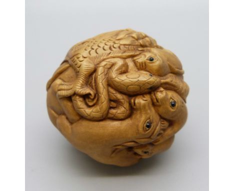 A boxwood zodiac ball netsuke 