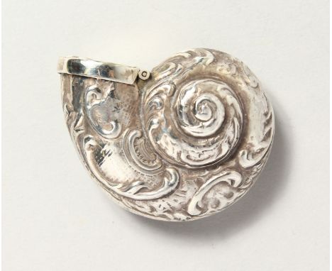 A CAST SILVER NAUTILUS SHELL SNUFF BOX.