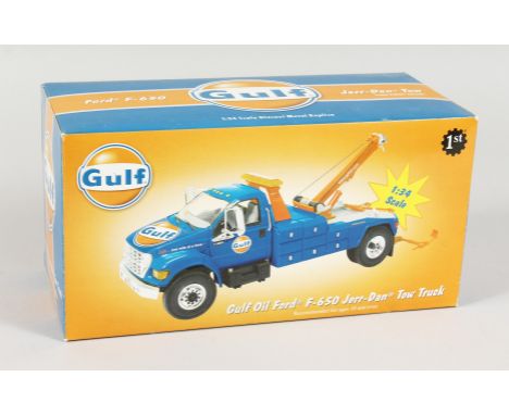 FIRST GEAR 1.34 SCALE FORD F-600 GULF OIL TOW TRUCK. RRP: £52.