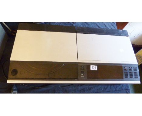 BANG & OLUFSEN. Band & Olufsen Beo Centre 7700 record deck, cassette player and amplifier, no stylus present