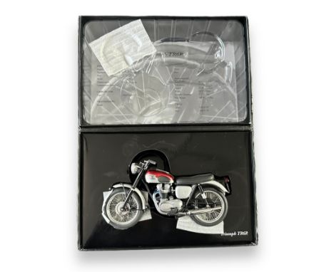 Minichamps 1/12th scale 1961 Triumph TR6R Silver/Red No. 122 133550 (Classic Bike series No. 79), generally excellent in exce