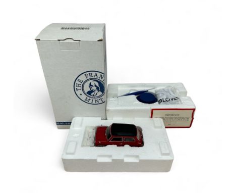 Franklin Mint 1/24th scale 1967 Mini Cooper red with black roof No. B11E842, generally excellent in excellent box with  polys
