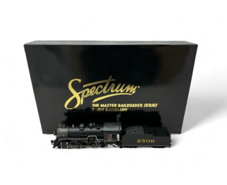 HO Spectrum (Bachmann USA) Southern black 2506 Baldwin 2-8-0 consolidation locomotive and tender No. 11428, generally excelle