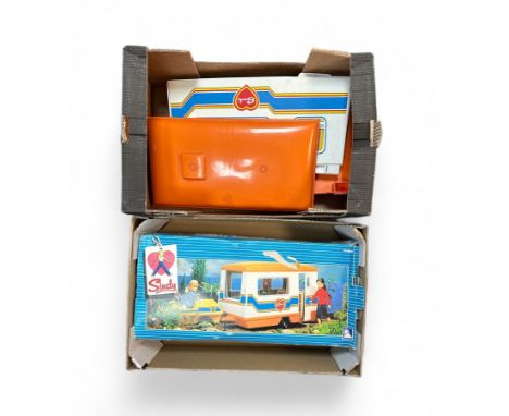 Pedigree Sindy Caravan plastic version No. 44579, generally excellent to good plus in good plus box. Would benefit from light