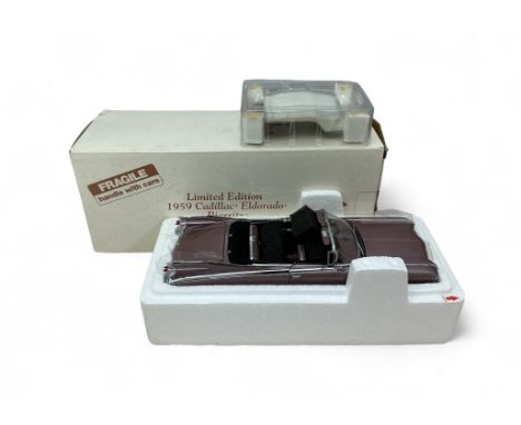 Danbury Mint 1/24th scale 1959 Cadillac Eldorado Biarritz, limited edition no. 542 (plaque underneath), metallic mauve-pink w