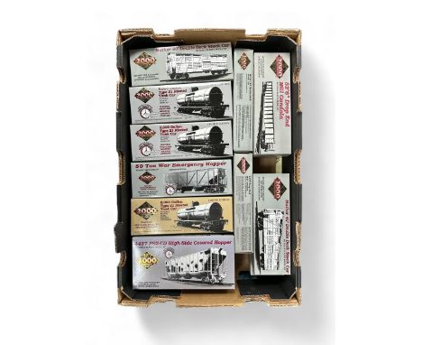 HO gauge Life-Like (USA) Proto-2000 series wagons, generally excellent in excellent window boxes, with Conoco Type 21 Tank Ca