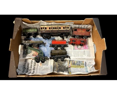 O gauge Made In Germany unboxed collection, with Marklin bogie 1st and 3rd coach running no. 132-33, AW Gamage Great Northern
