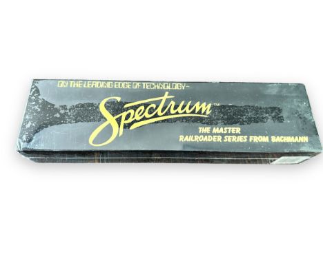 HO Spectrum (Bachmann USA) EMC Gas Electric (Doodlebug) Burlington green railcar locomotive No. 81411, generally excellent in