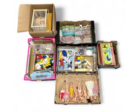 Pedigree Sindy collection, generally excellent to good plus in good or better boxes (where present), with Walk In The Park in