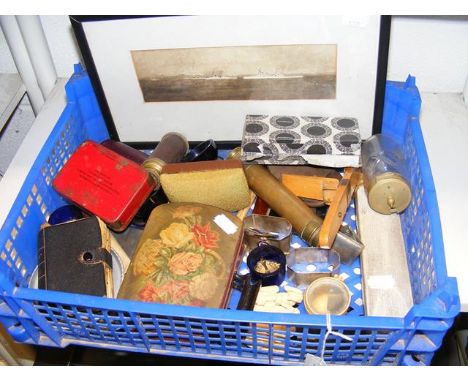 A sundry lot of collectables, including a vintage Platignum pen, brass telescope, Parker Pen, lighters and a Rigida tape 